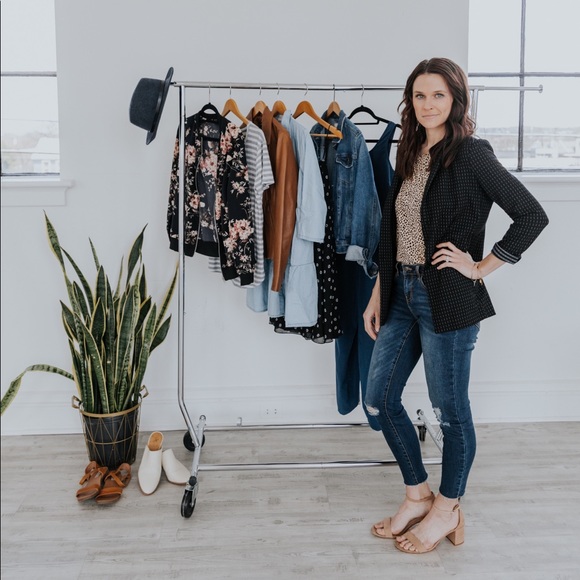 Meet your Posher, Leah - Picture 4 of 4